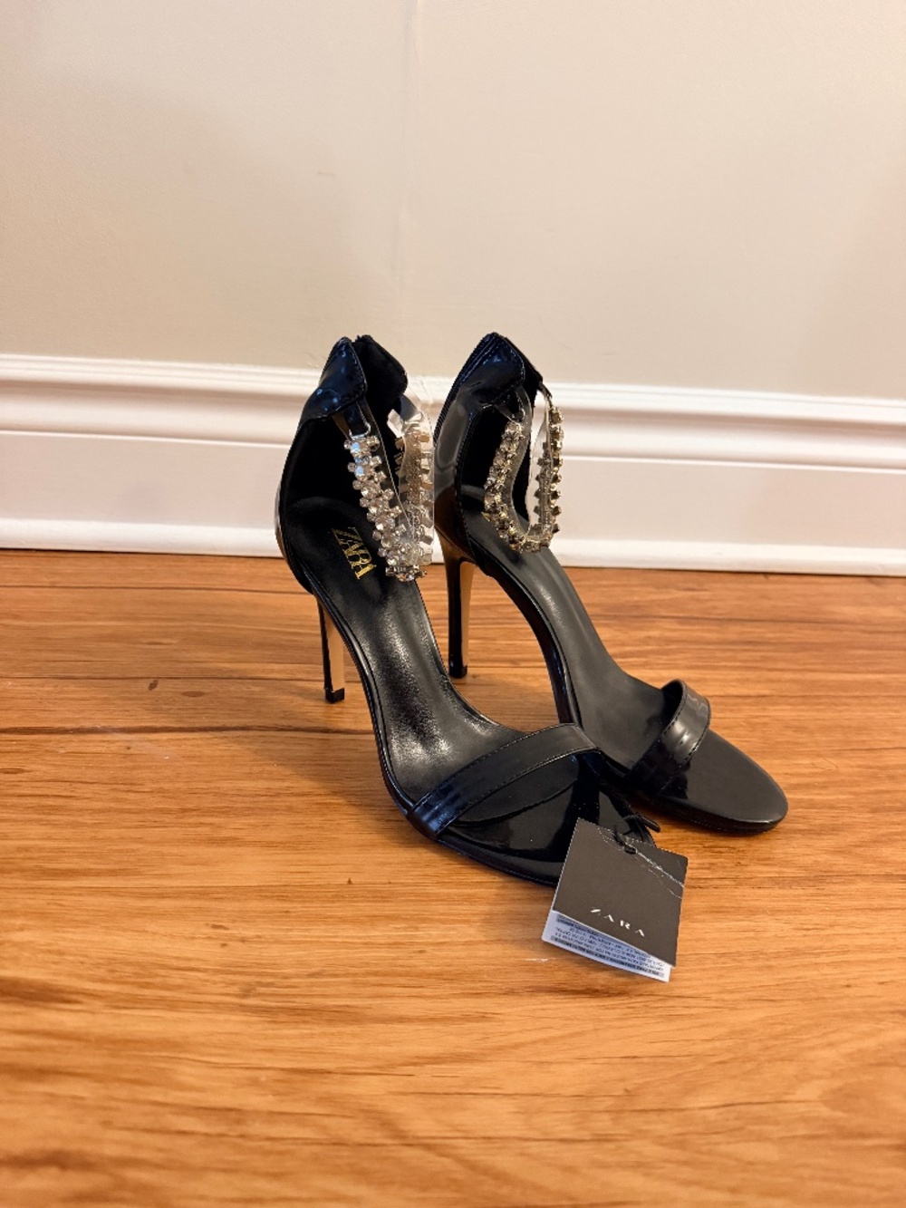 Elegant Black High-Heel Sandals – Zara
